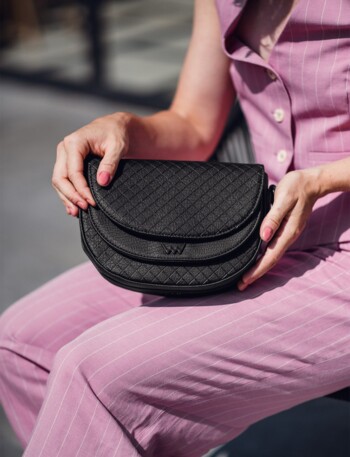 Dámska crossbody kabelka čierna - Vuch Abaj